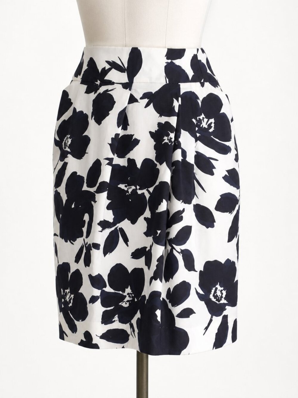Simply Vera Vera Wang Floral Pencil Skirt • Black Blue Cream • Pockets • Size 6